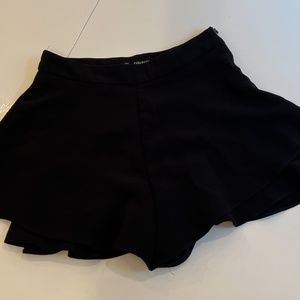 Zara Black Shorts | XS